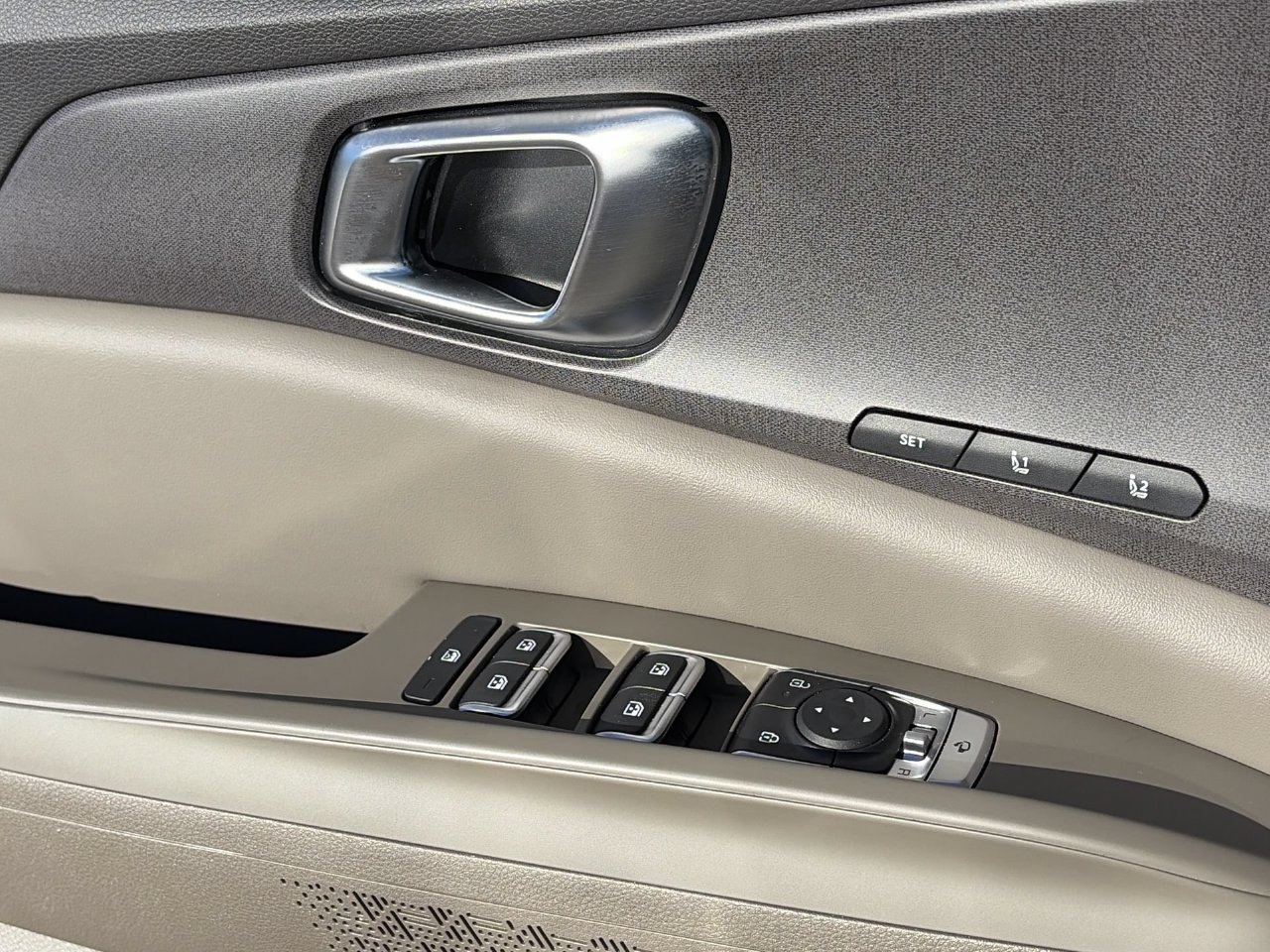 Certified 2026 Kia Carnival EX FWD image 20