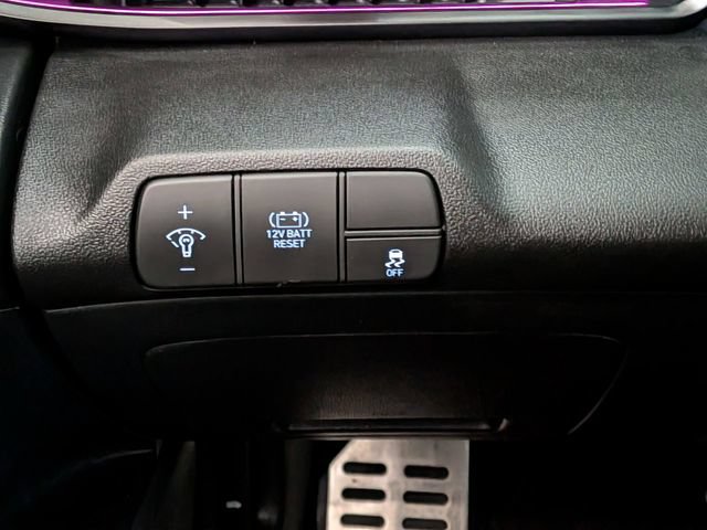 Used 2025 Hyundai Elantra SEL FWD image 18