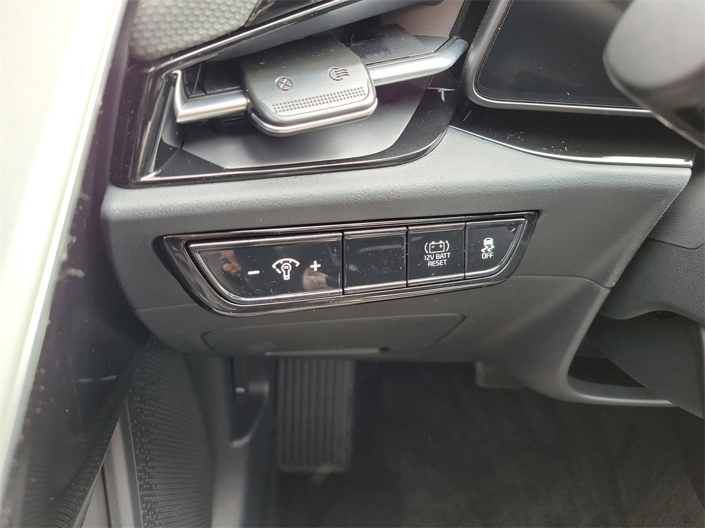 New 2026 Kia Niro EX image 24