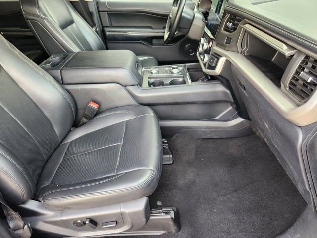 Used 2024 Ford Expedition XLT image 13