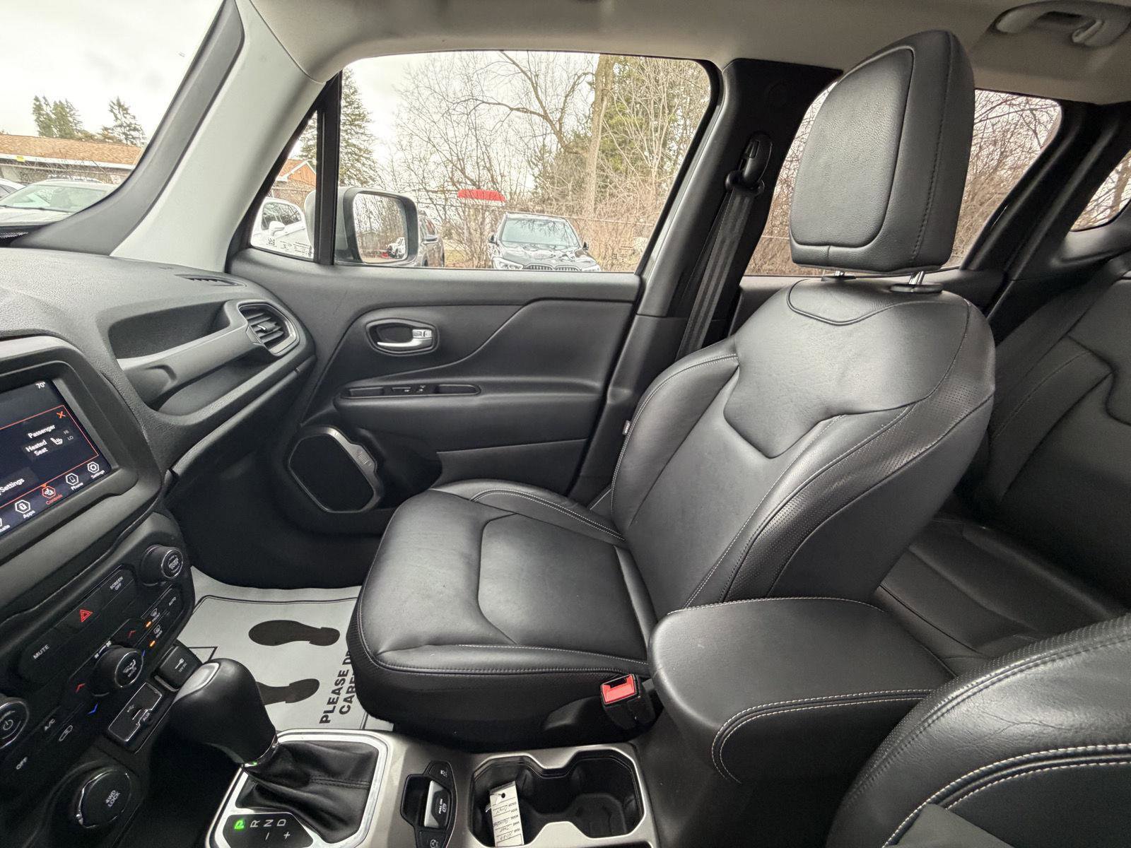 Used 2020 Jeep Renegade Limited image 18