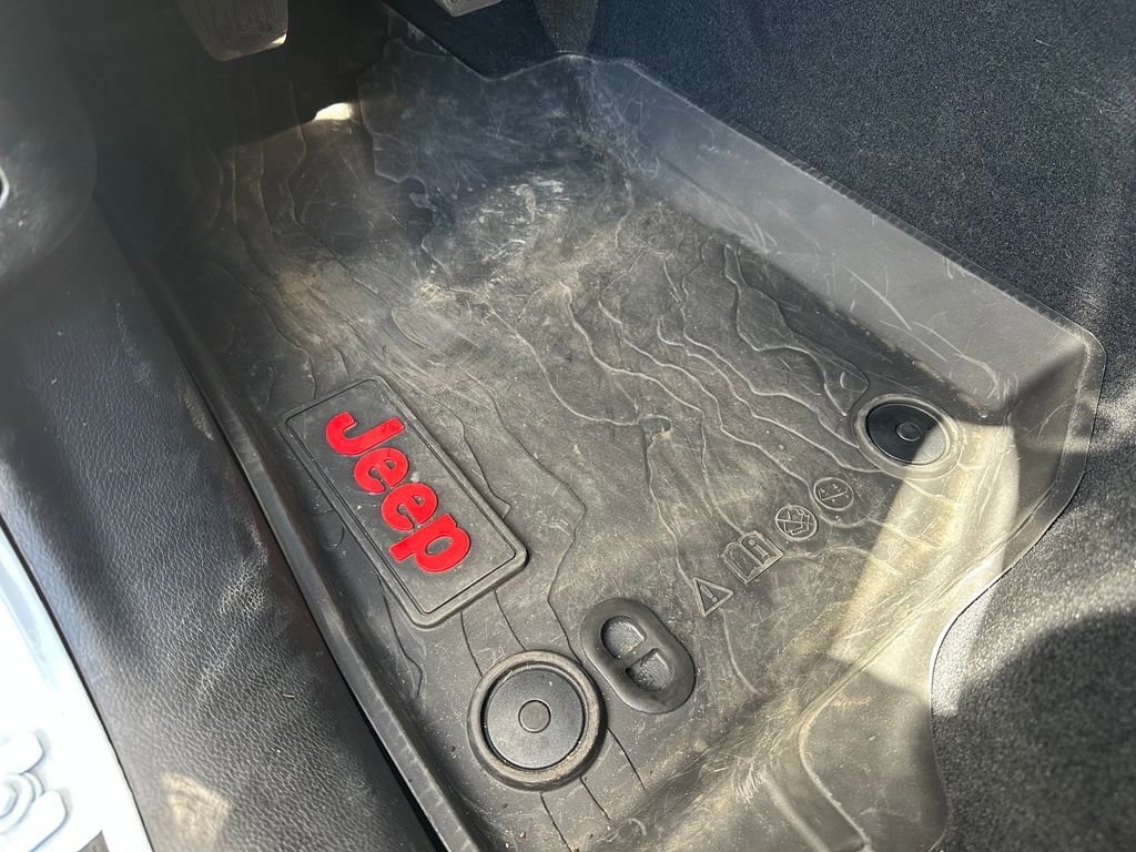 Used 2025 Jeep Wrangler Rubicon image 29