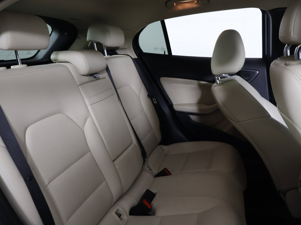 Used 2020 Mercedes-Benz GLA 250 4MATIC image 33