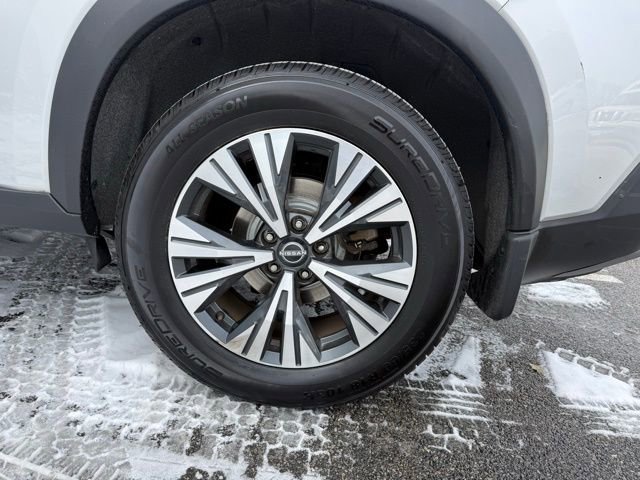 Certified 2023 Nissan Rogue SV image 27