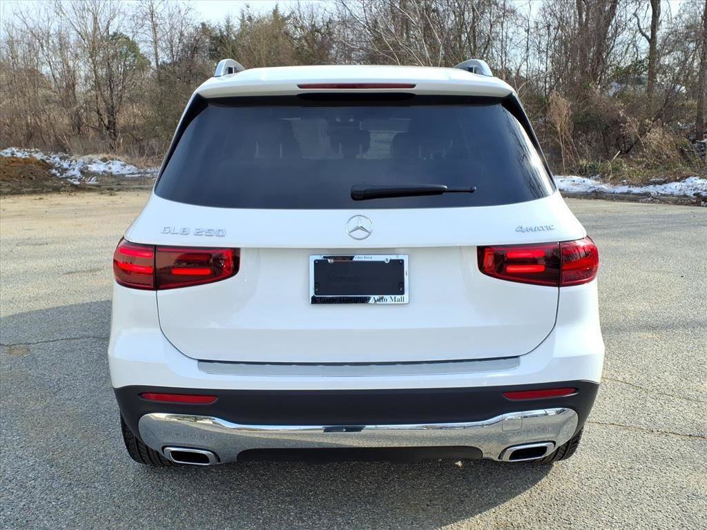 New 2026 Mercedes-Benz GLB 250 4MATIC image 8