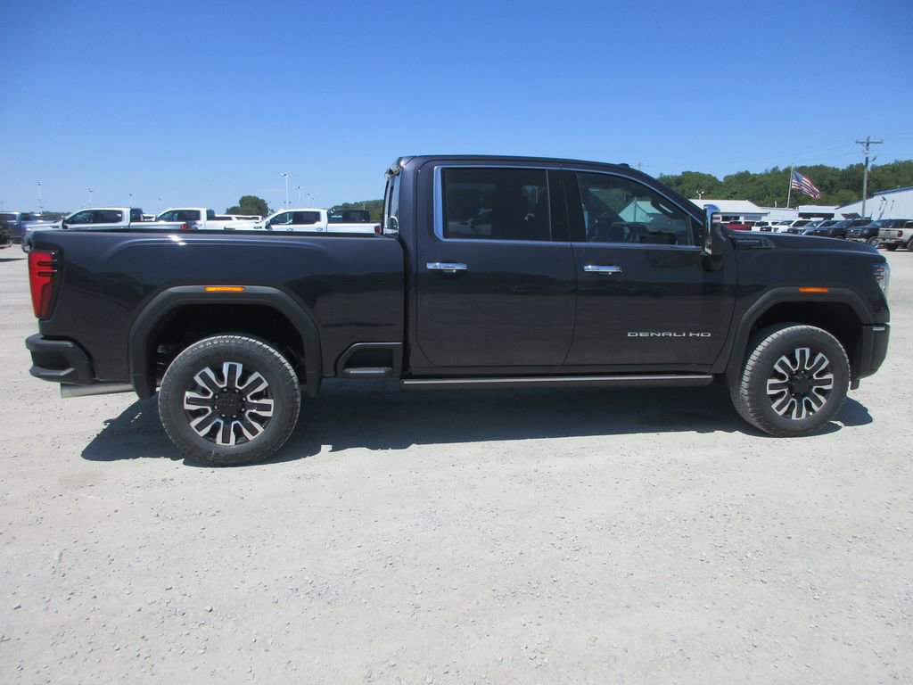 New 2026 GMC Sierra 2500 Denali Ultimate AWD/4WD image 3