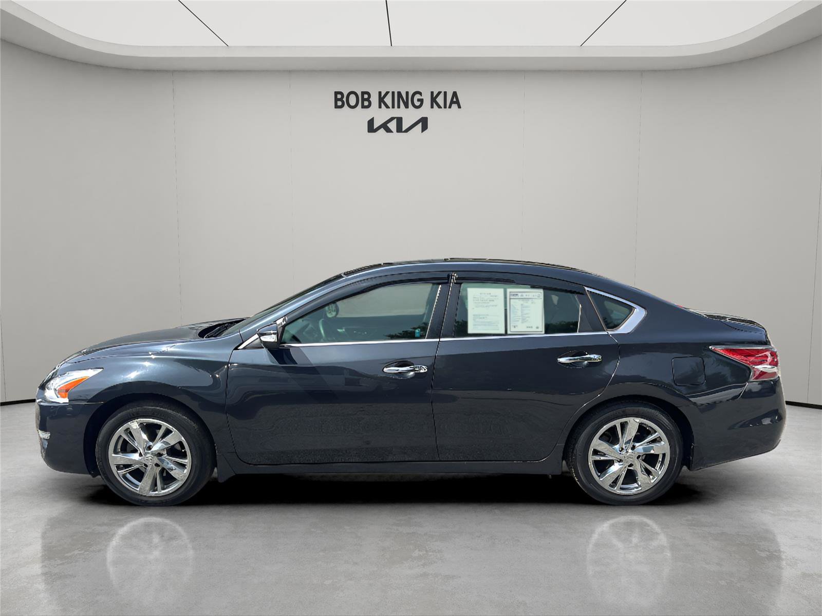 Used 2015 Nissan Altima 2.5 SL w/ Technology Package FWD image 2