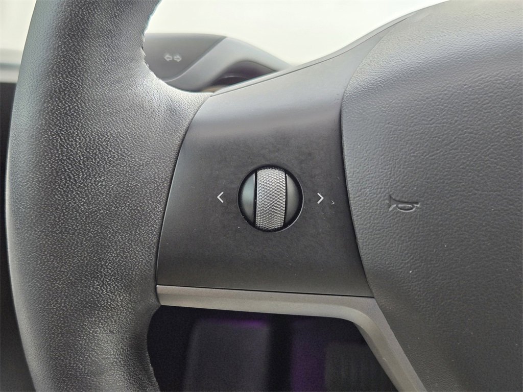 Used 2021 Tesla Model Y 2WD image 28