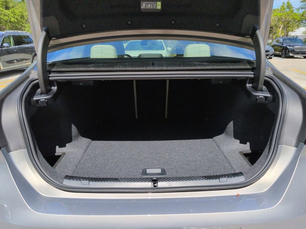 New 2026 BMW i5 eDrive40 w/ Premium Package image 13