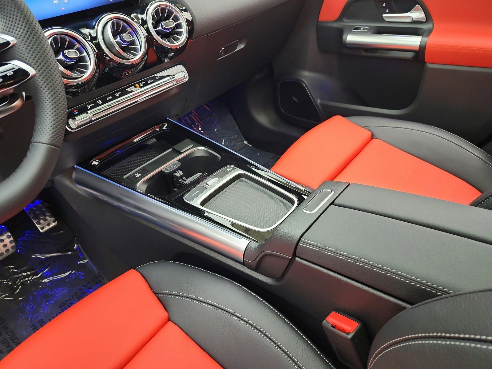 New 2026 Mercedes-Benz GLA 35 AMG 4MATIC image 10