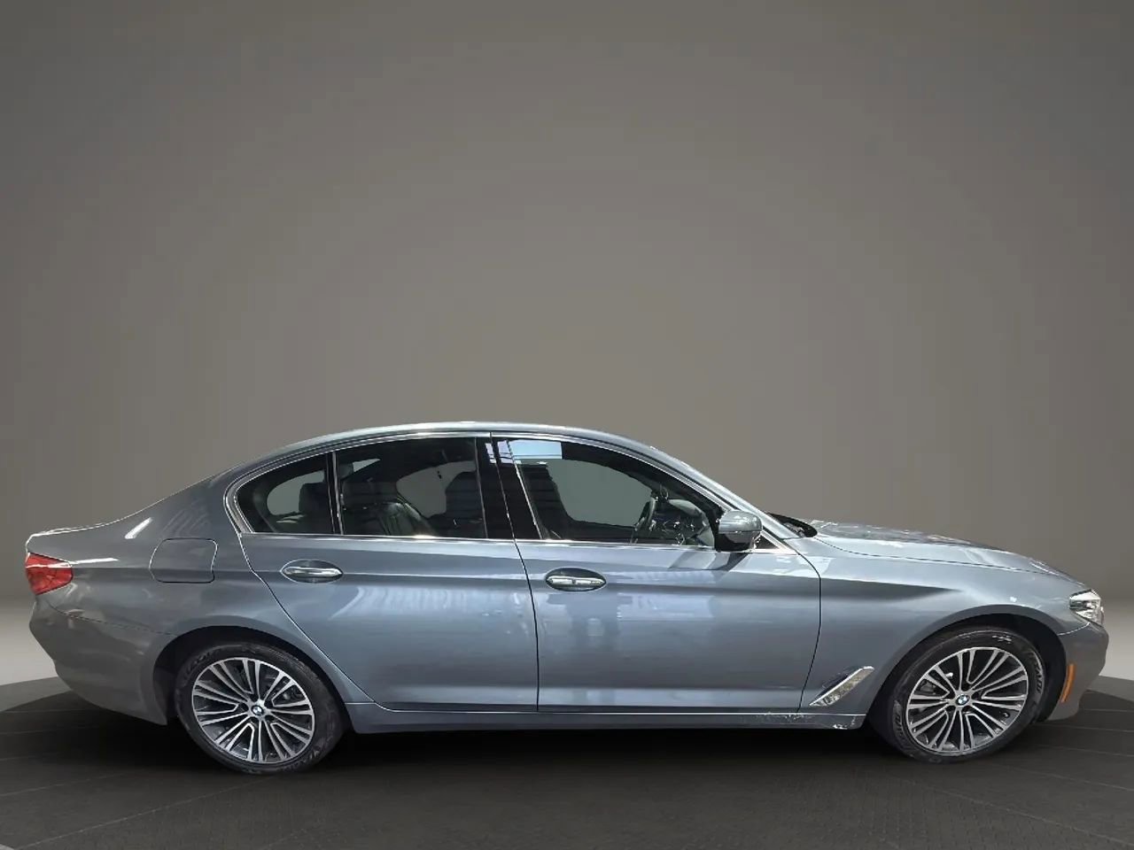 Used 2018 BMW 530i xDrive image 4