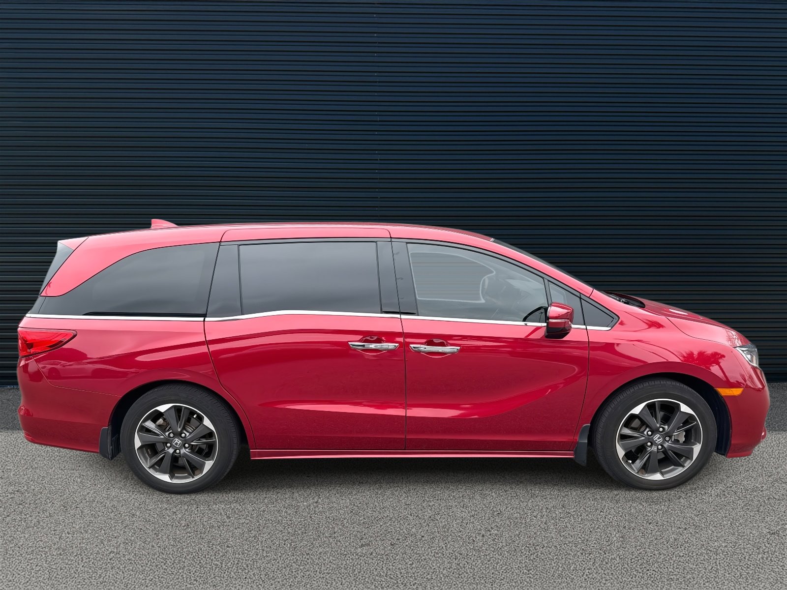 Used 2024 Honda Odyssey Elite image 8