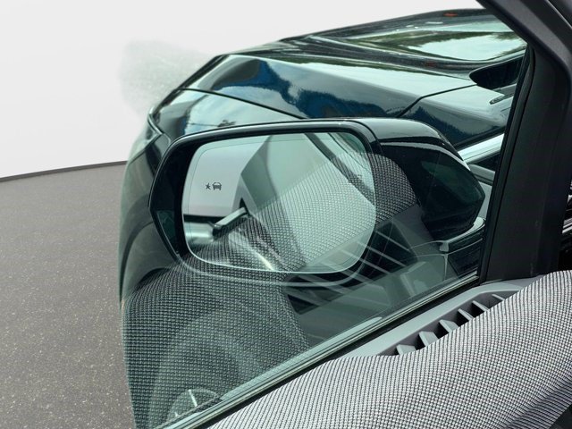 Certified 2025 Cadillac Optiq Luxury 1 AWD/4WD image 18
