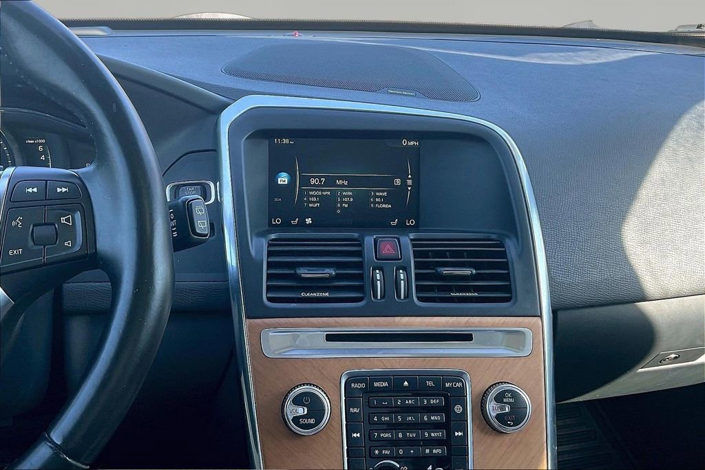 Used 2017 Volvo XC60 T5 Inscription w/ Advanced Package image 11