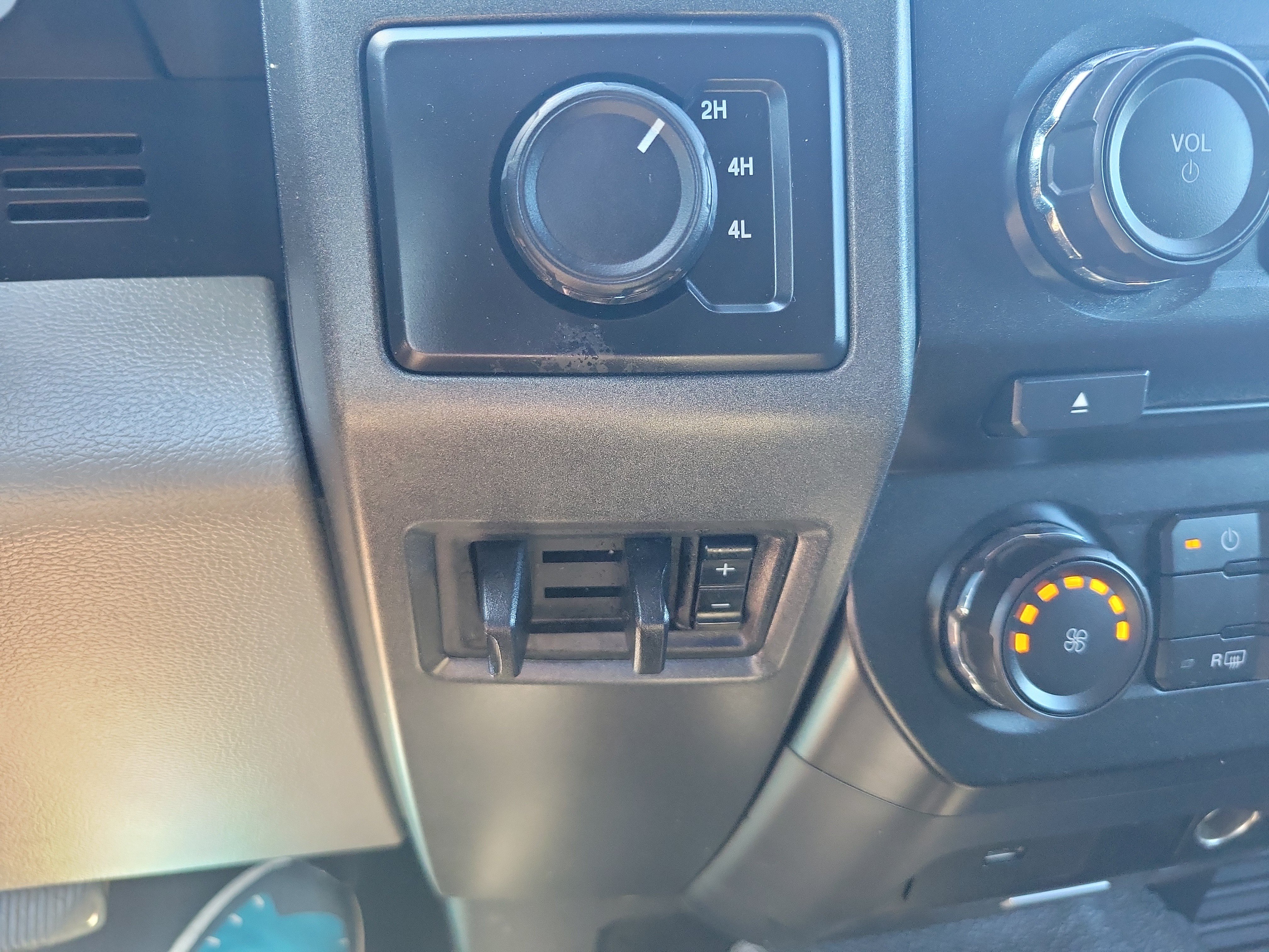 Used 2018 Ford F250 XL w/ STX Appearance Package AWD/4WD image 28