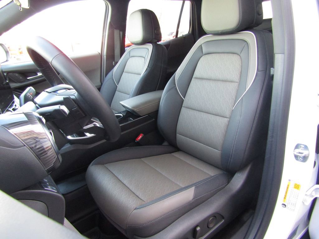 Used 2026 Chevrolet Equinox LT w/ Convenience Package II image 22