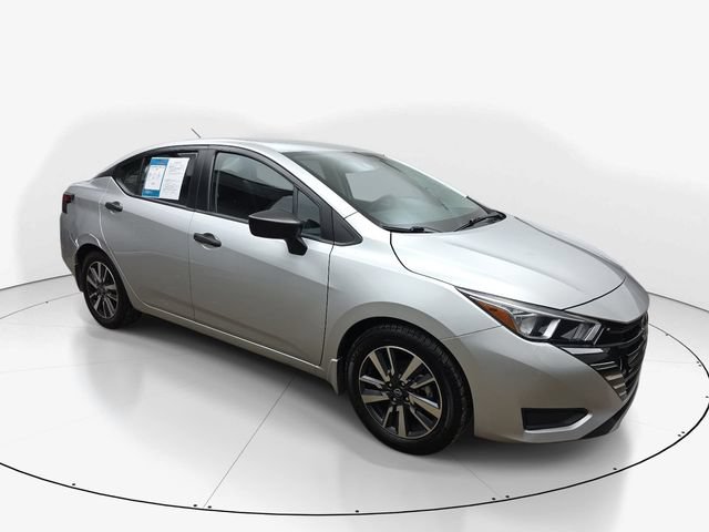 Used 2023 Nissan Versa S w/ S Plus Package FWD video 3
