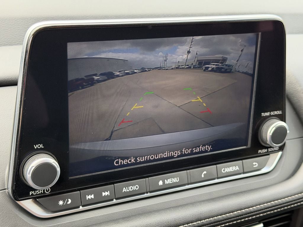 Used 2025 Nissan Rogue SV AWD/4WD image 19