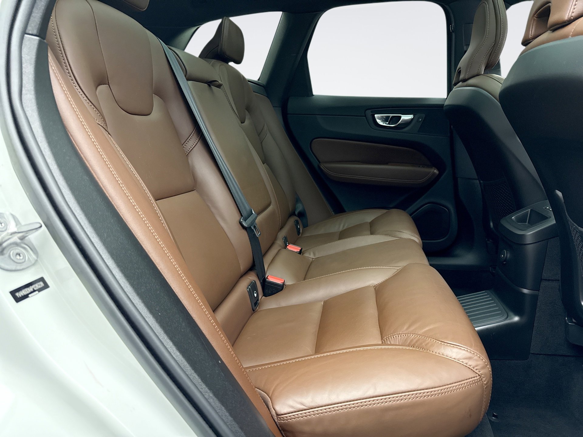 Used 2023 Volvo XC60 T8 Ultimate w/ Climate Package image 20