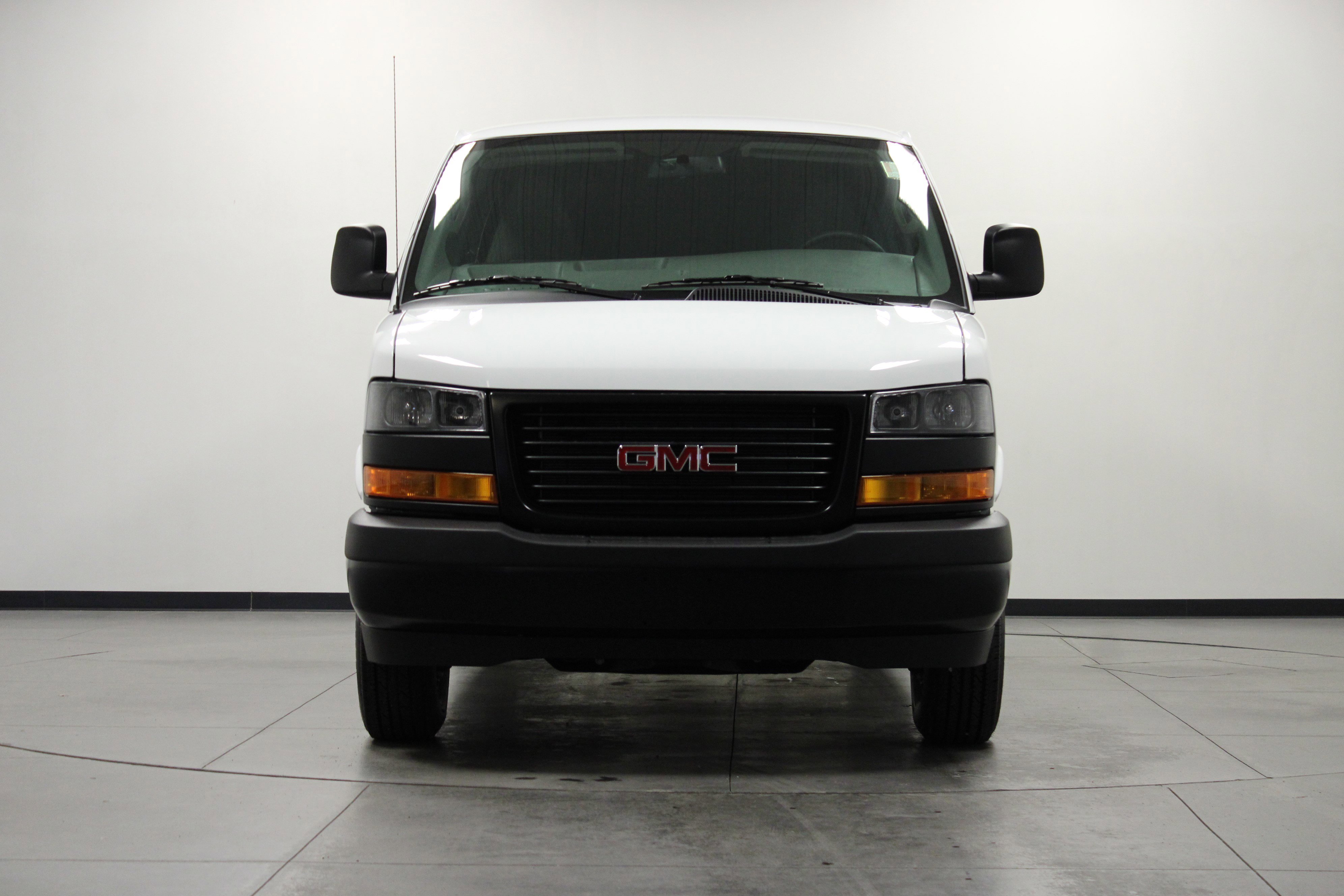 New 2026 GMC Savana 2500 RWD image 9