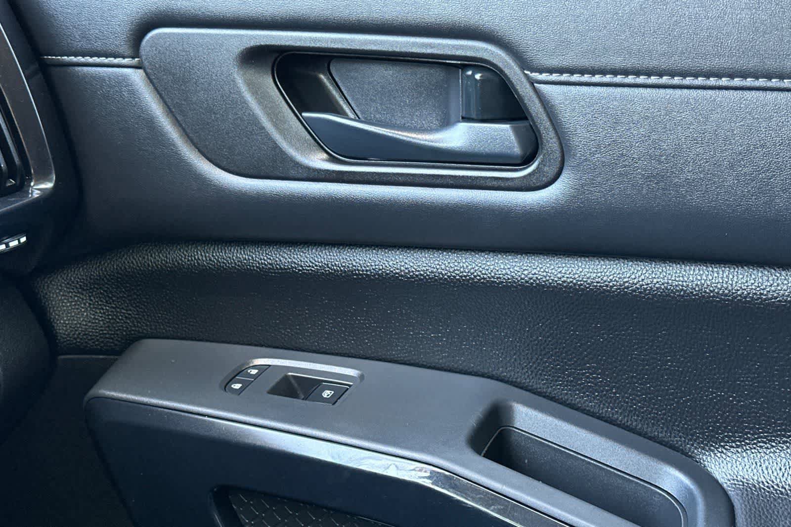 Certified 2025 Nissan Pathfinder S w/ Cargo Package FWD image 21