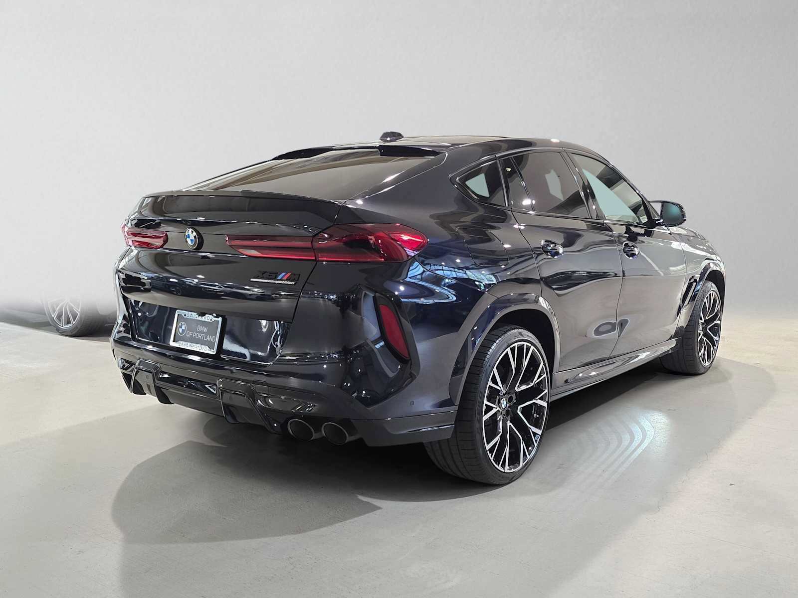 Used 2025 BMW X6 M Competition w/ Executive Package AWD/4WD image 3