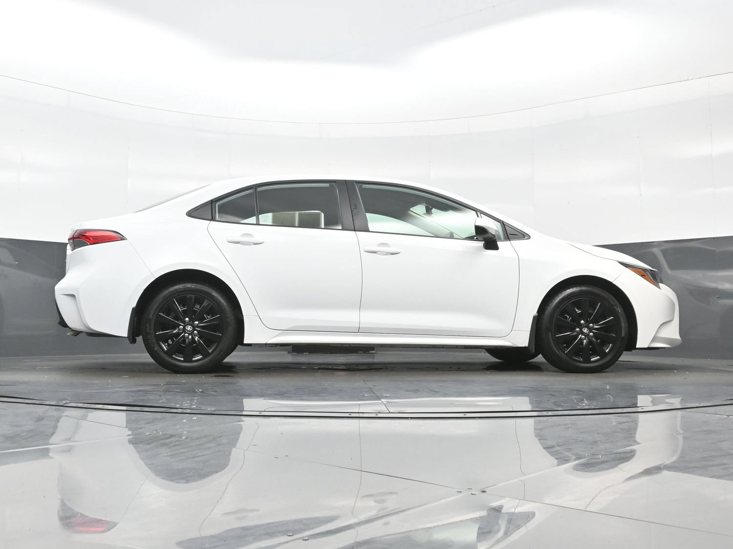 Used 2023 Toyota Corolla LE FWD image 30
