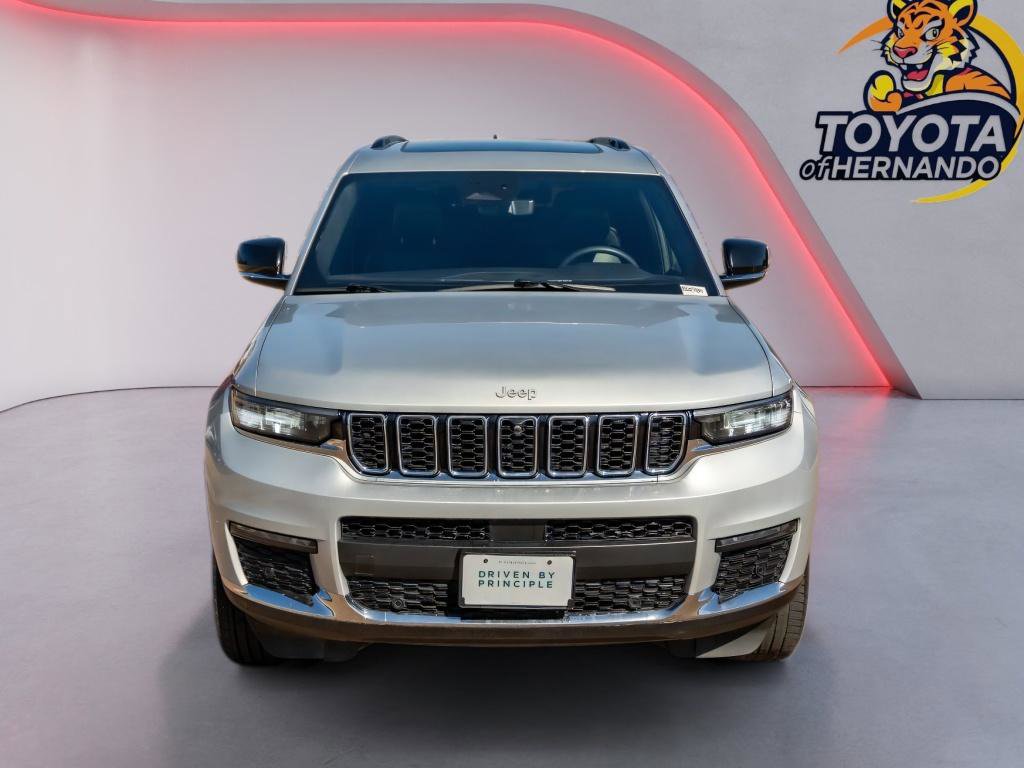 Used 2024 Jeep Grand Cherokee L Limited w/ Luxury Tech Group II image 2