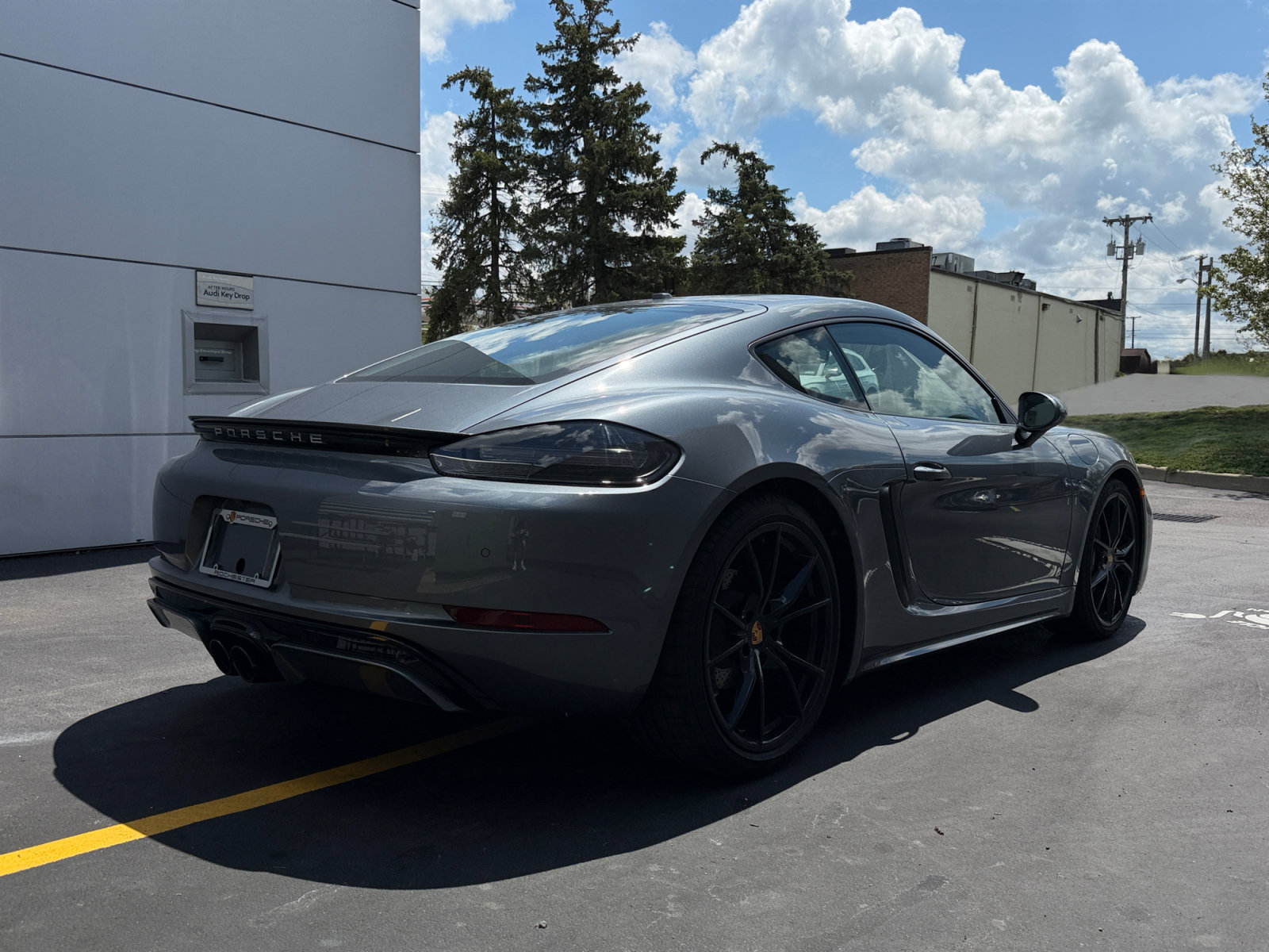 Used 2025 Porsche 718 Cayman RWD image 13
