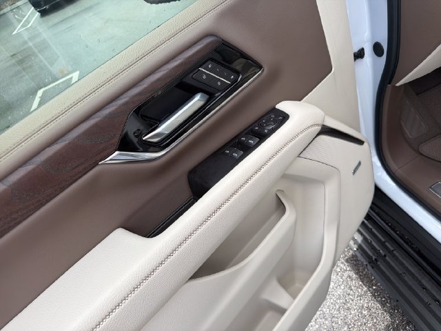 Used 2026 GMC Yukon XL Denali w/ Sun & Power Step Package AWD/4WD image 11