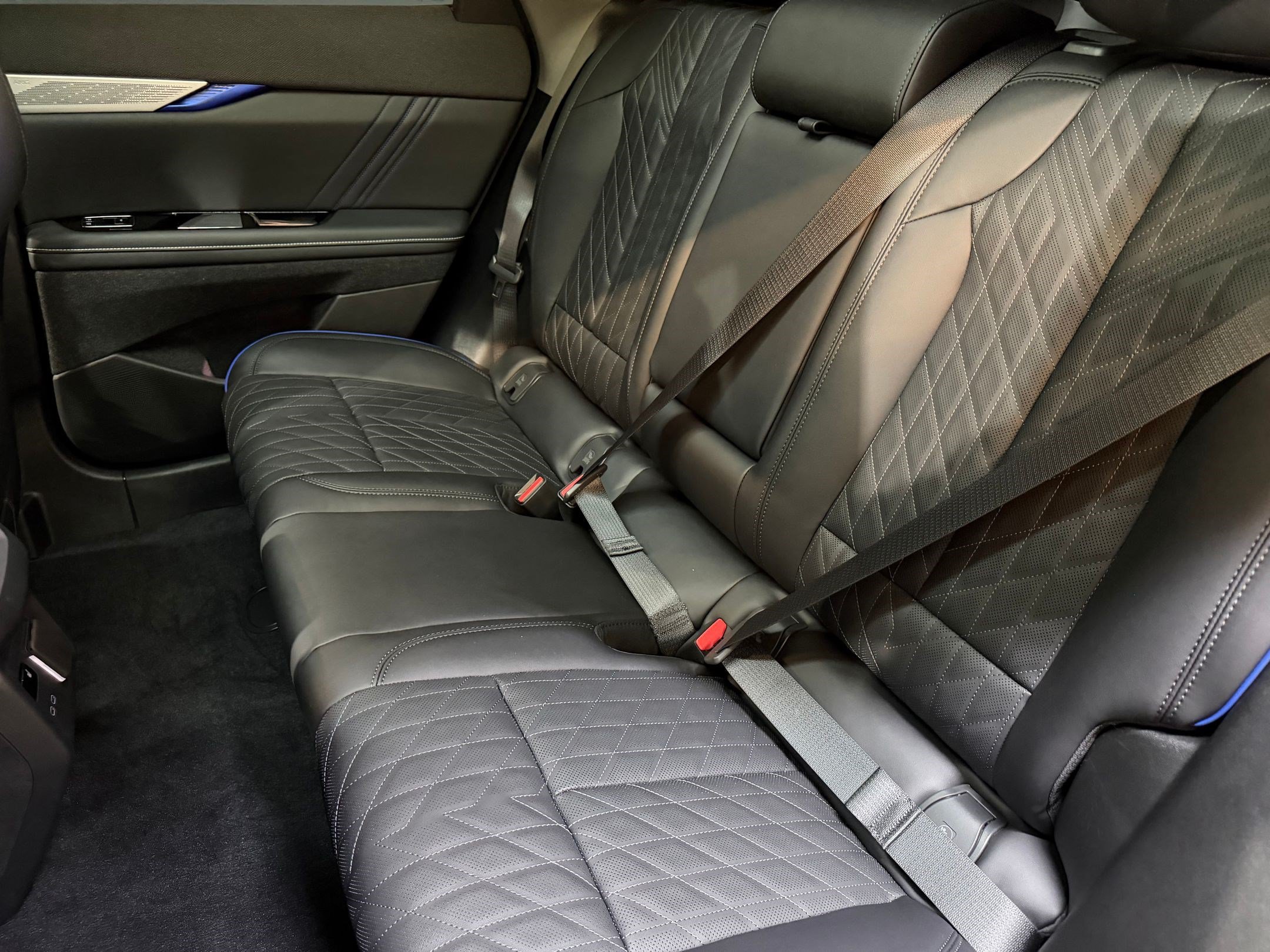 New 2026 Cadillac Optiq V AWD/4WD image 47