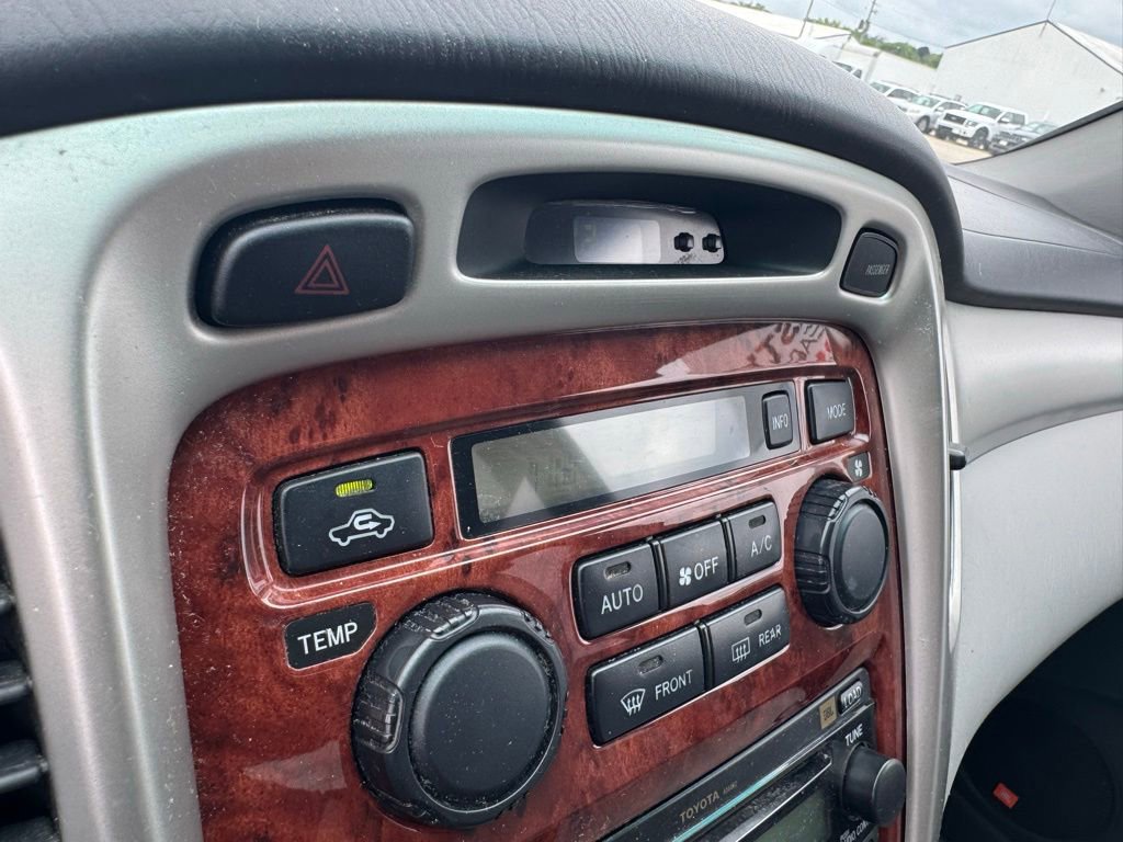 Used 2006 Toyota Highlander 4WD V6 w/ 3rd Row image 2