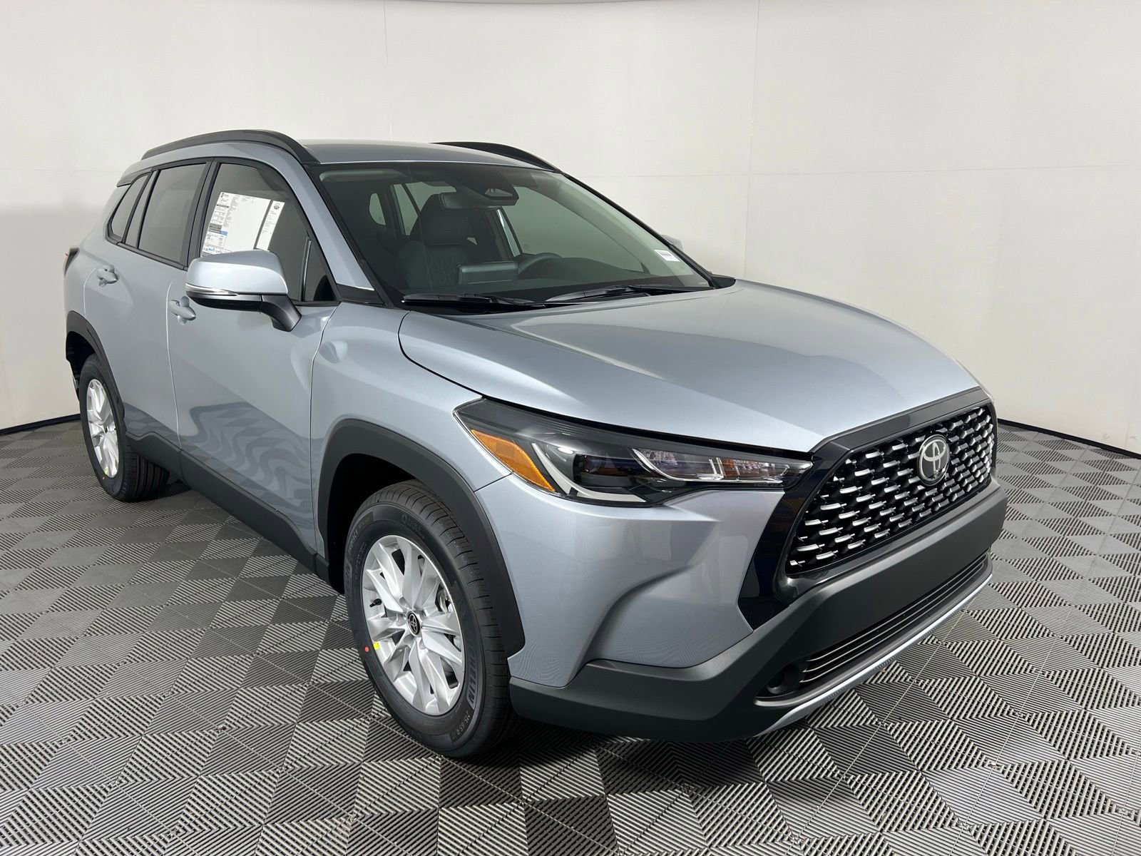 New 2026 Toyota Corolla Cross LE FWD image 3