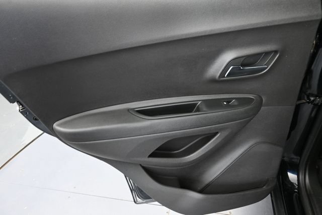 Used 2017 Chevrolet Trax LS FWD image 26