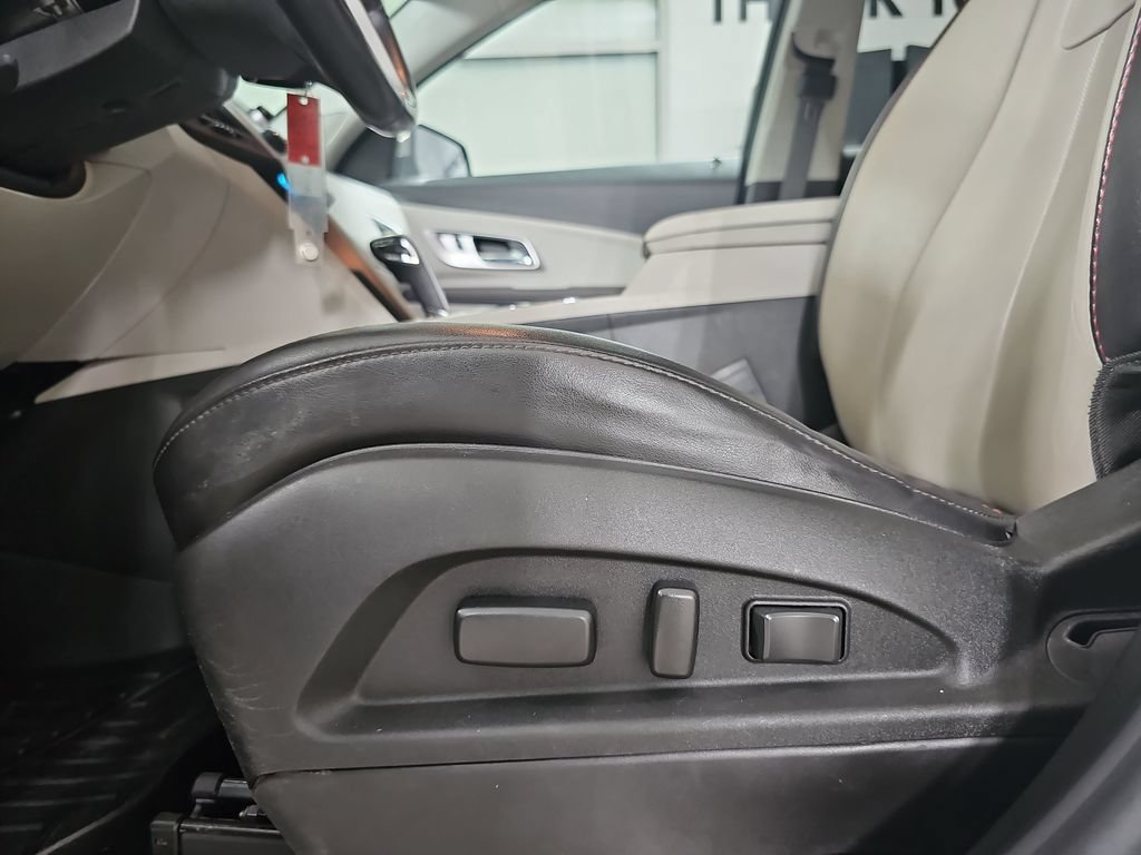 Used 2015 Chevrolet Equinox LT w/ Chrome Appearance Package AWD/4WD image 36