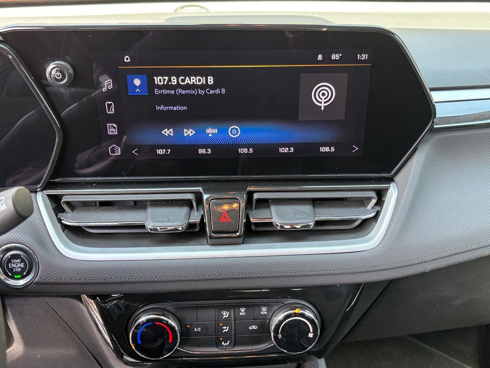 Used 2025 Chevrolet TrailBlazer LT image 17