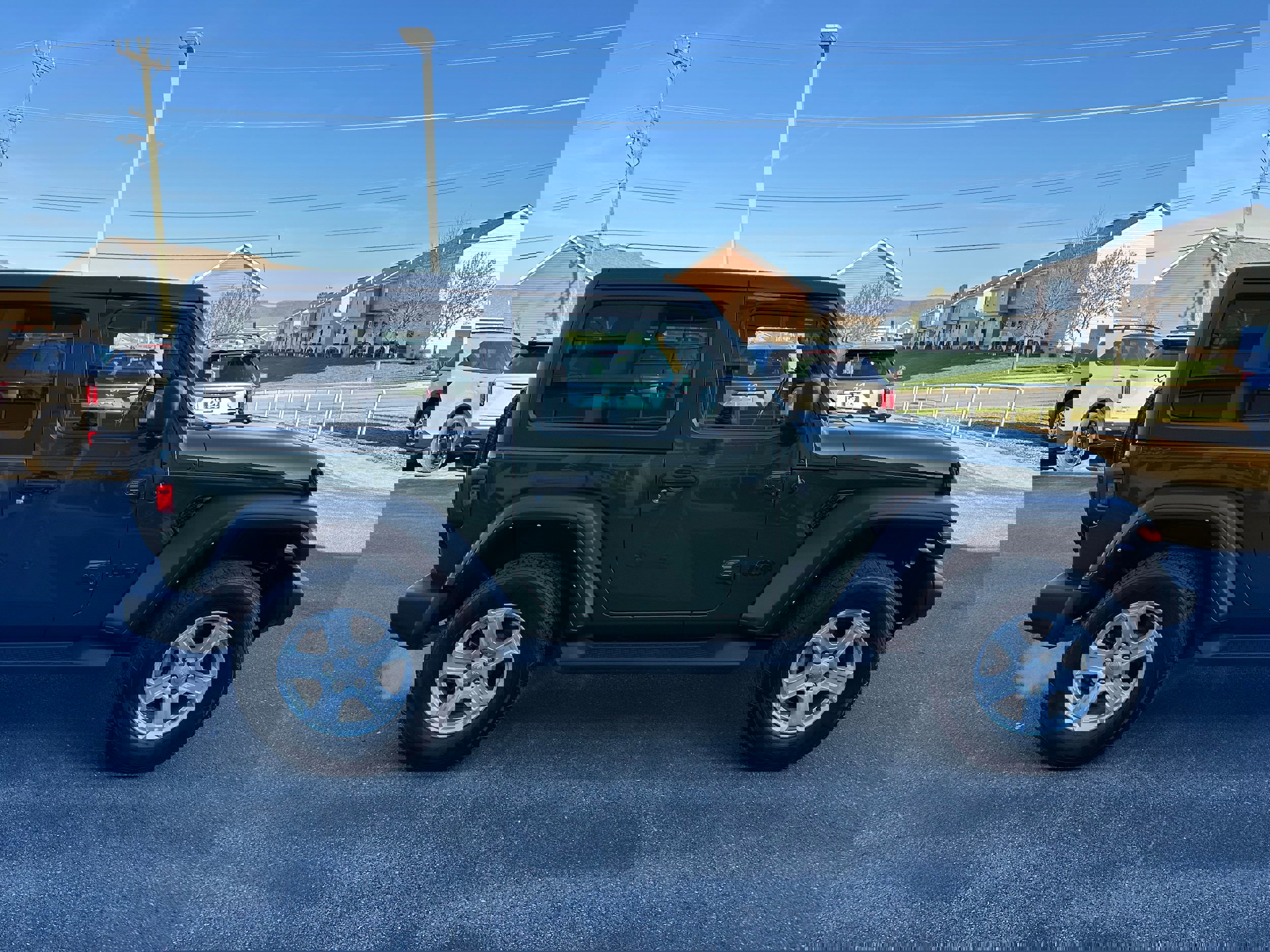 Used 2021 Jeep Wrangler Sport image 4