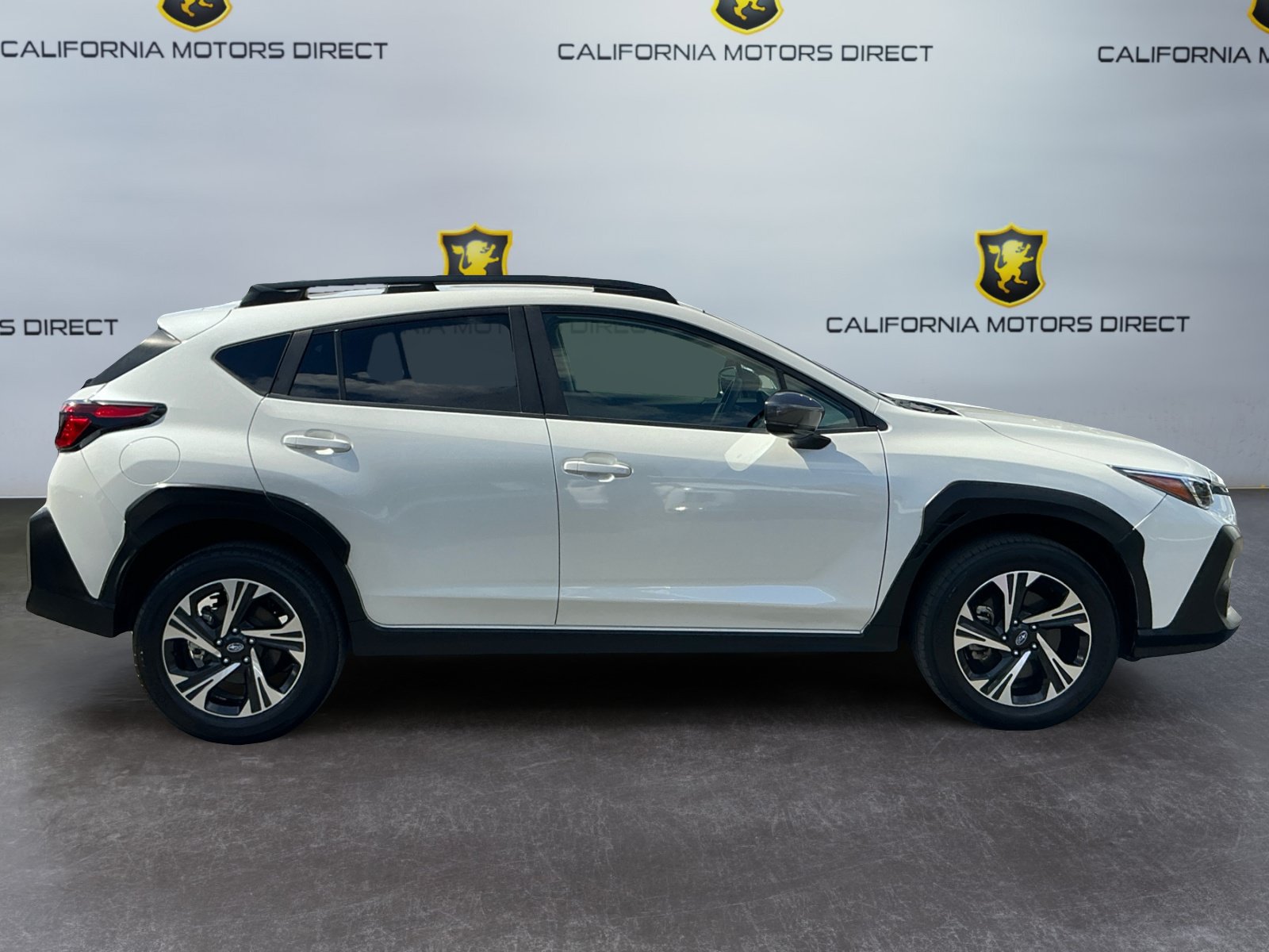 Used 2024 Subaru Crosstrek 2.0i Premium w/ Crosstrek Mirror Package AWD/4WD image 4