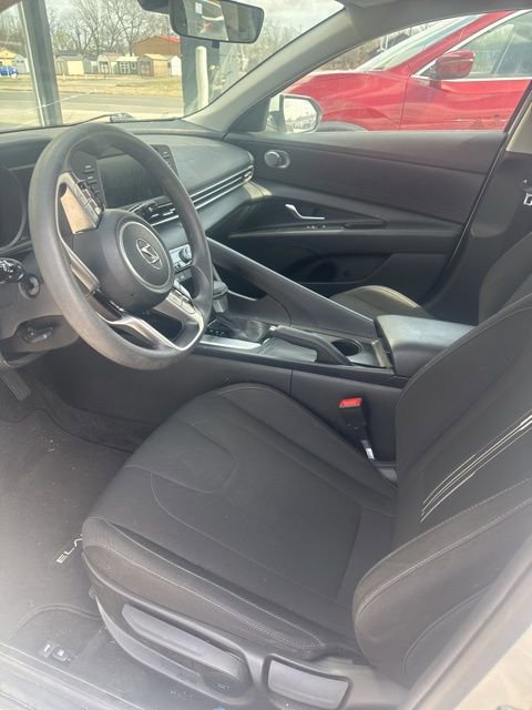 Used 2023 Hyundai Elantra SEL image 5