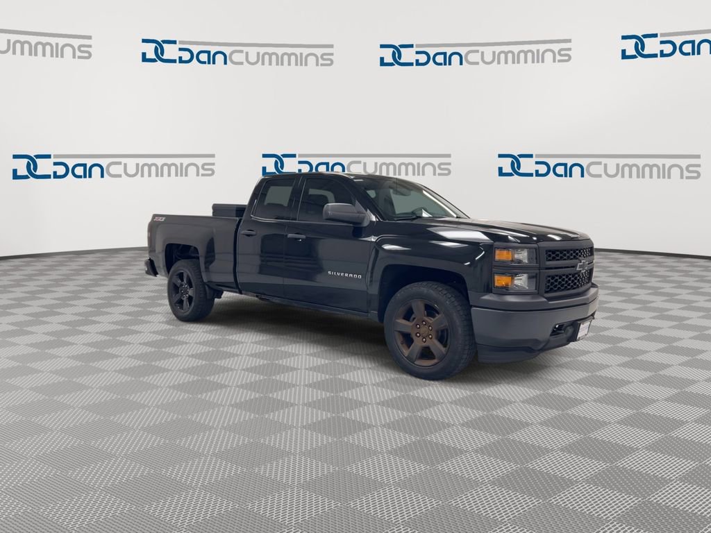 Used 2015 Chevrolet Silverado 1500 W/T w/ Black Out Edition AWD/4WD image 2