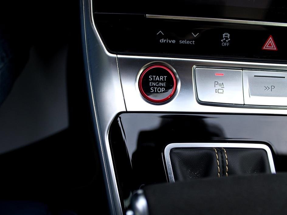 Used 2024 Audi RS 6 performance image 25