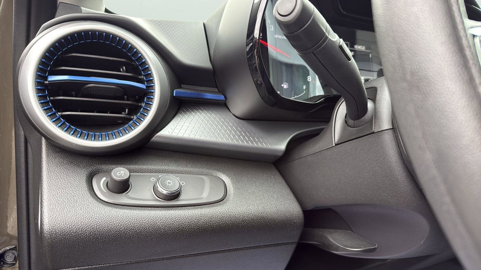 Used 2024 Chevrolet Trax LS w/ LS Convenience Package image 18