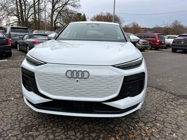 Used 2025 Audi Q6 e-tron Premium Plus w/ Premium Plus image 8