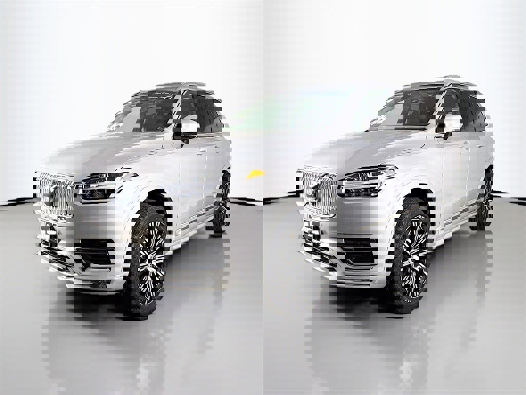 Certified 2025 Volvo XC90 B5 Core image 3