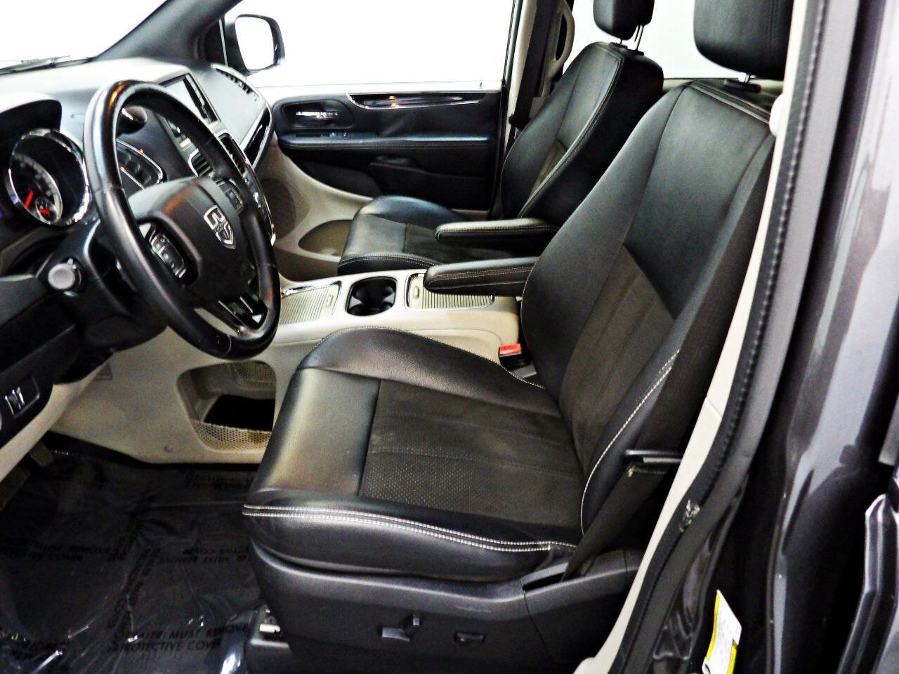 Used 2019 Dodge Grand Caravan SXT FWD image 8