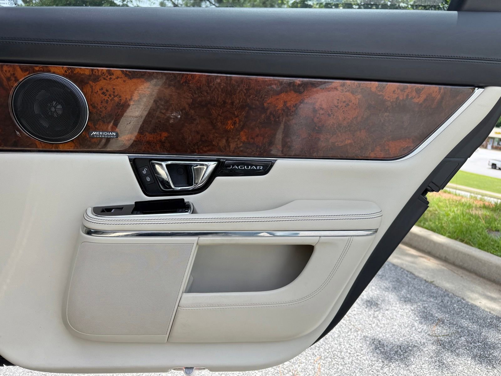 Used 2015 Jaguar XJ L Portfolio AWD/4WD image 44