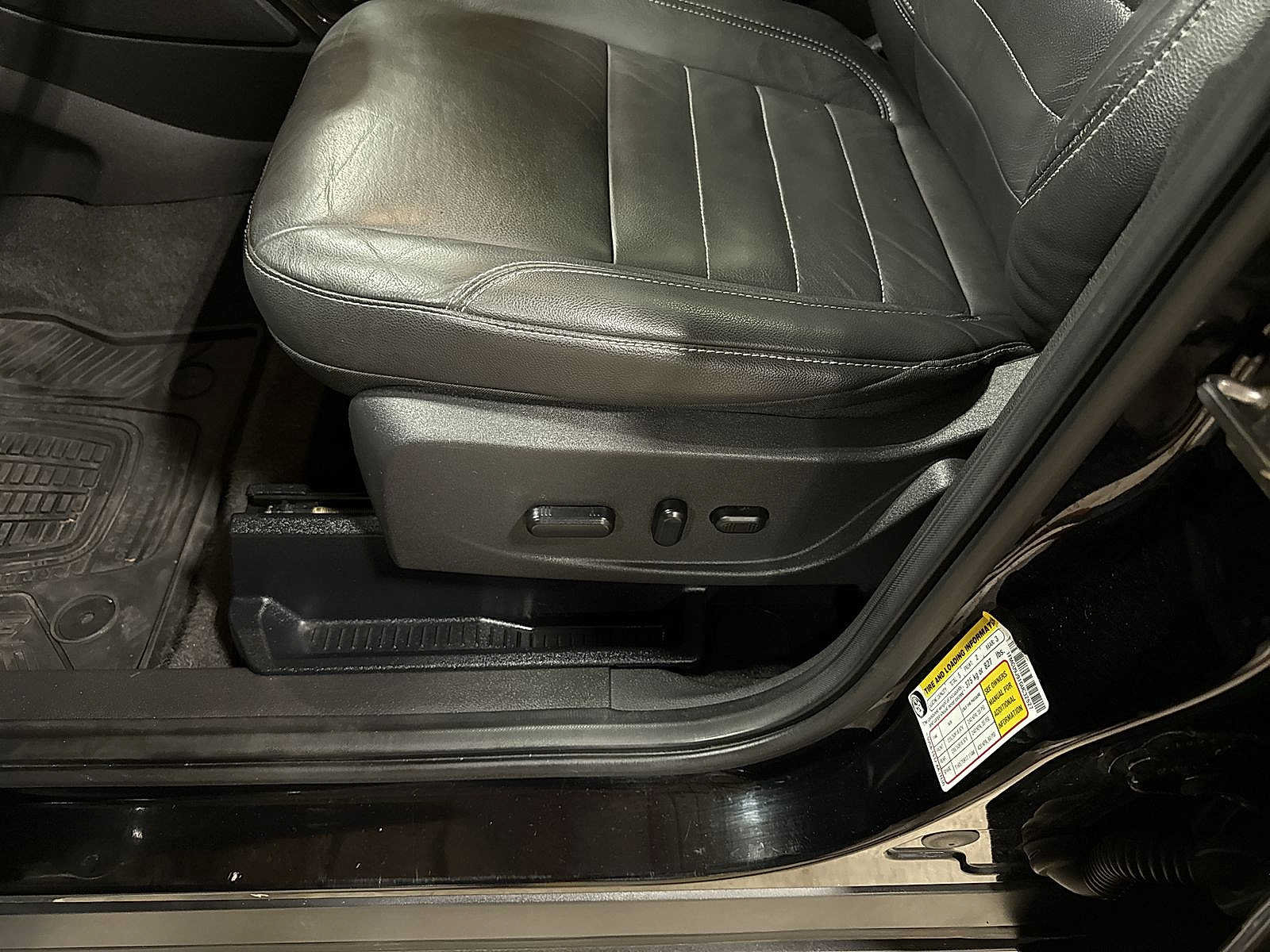 Used 2016 Ford Escape Titanium AWD/4WD image 24
