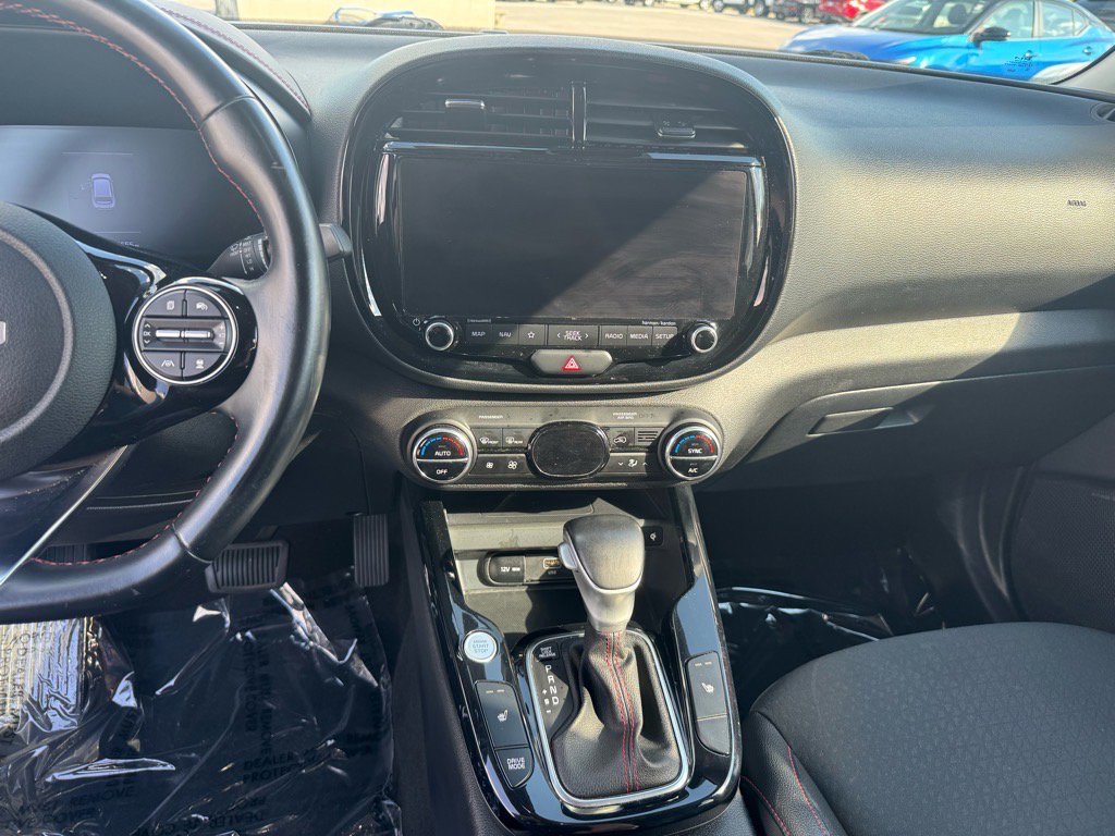 Used 2023 Kia Soul GT-Line w/ GT-Line Technology Package image 9