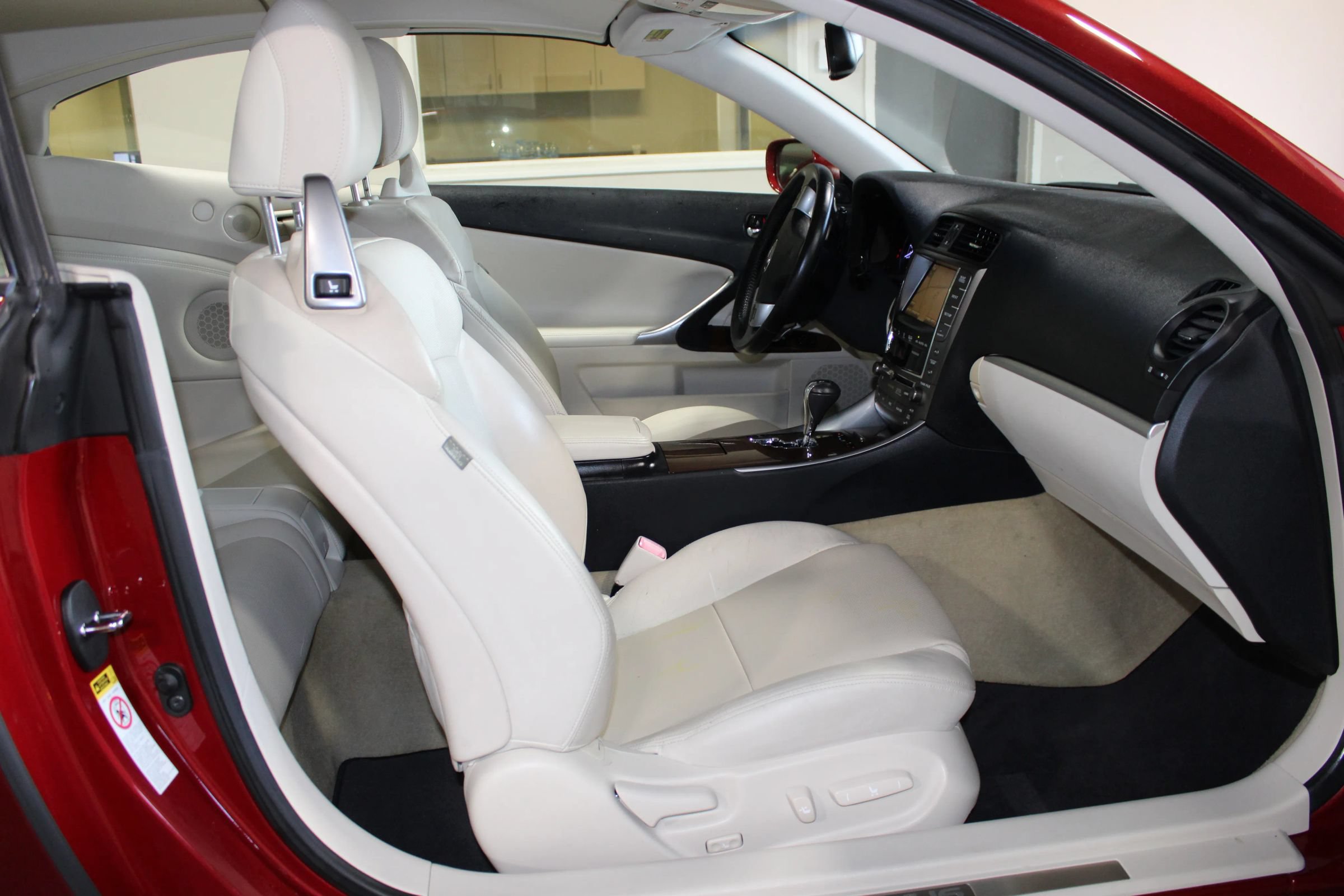 Used 2011 Lexus IS 350C RWD image 29