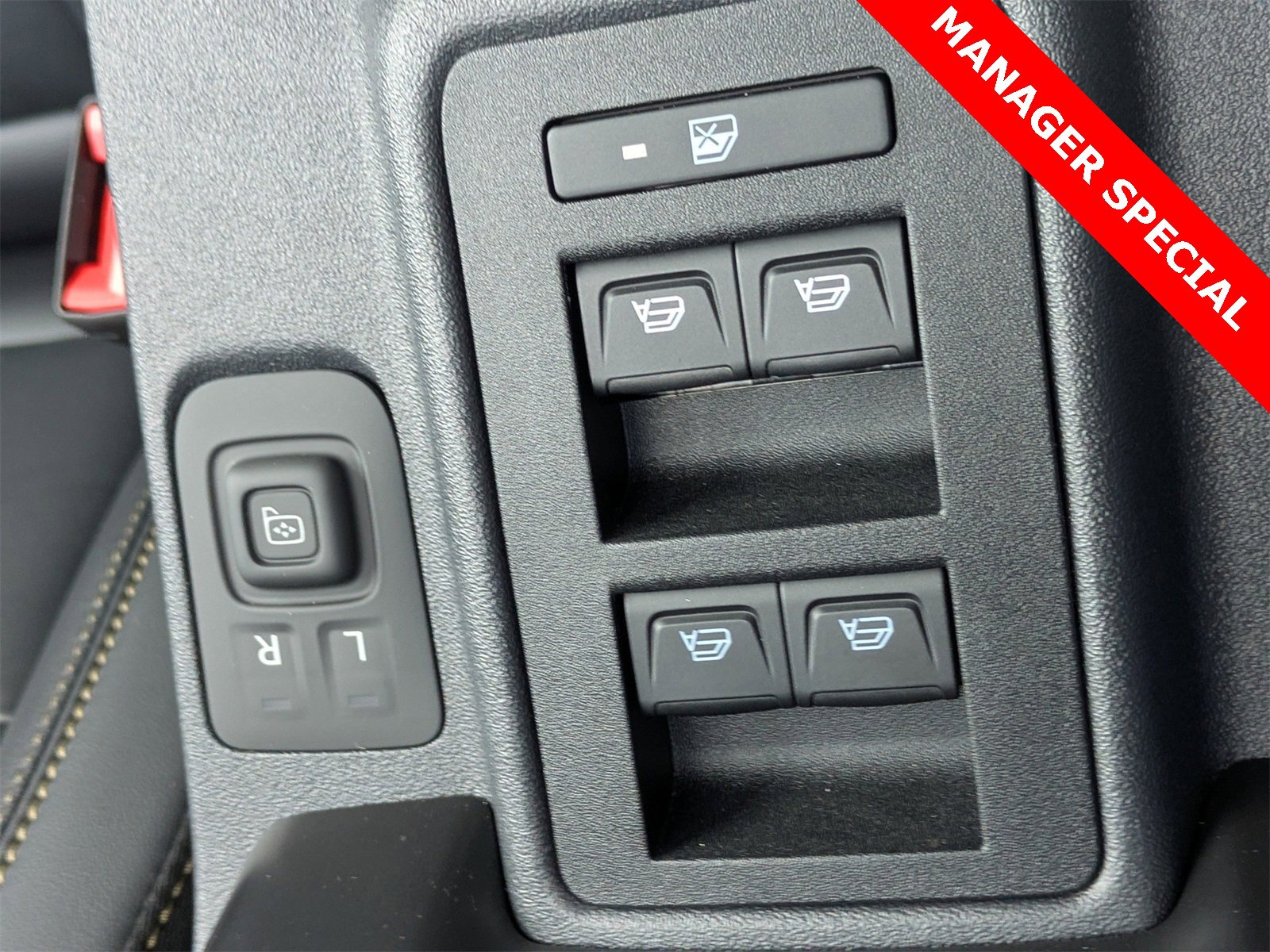 New 2025 Ford Bronco Badlands image 28